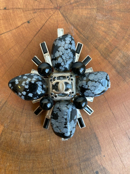 OBSIDIAN RESIN BROOCH