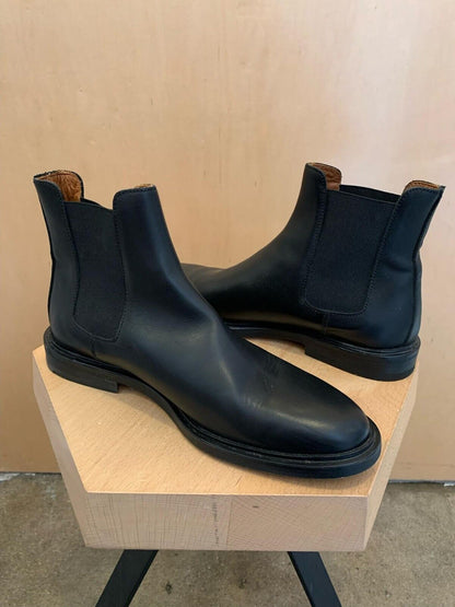 WOMAN BY COMMON PROJECTS Black Leather Ssense Chelsea Ankle Flat Boots 37/7/6.5
