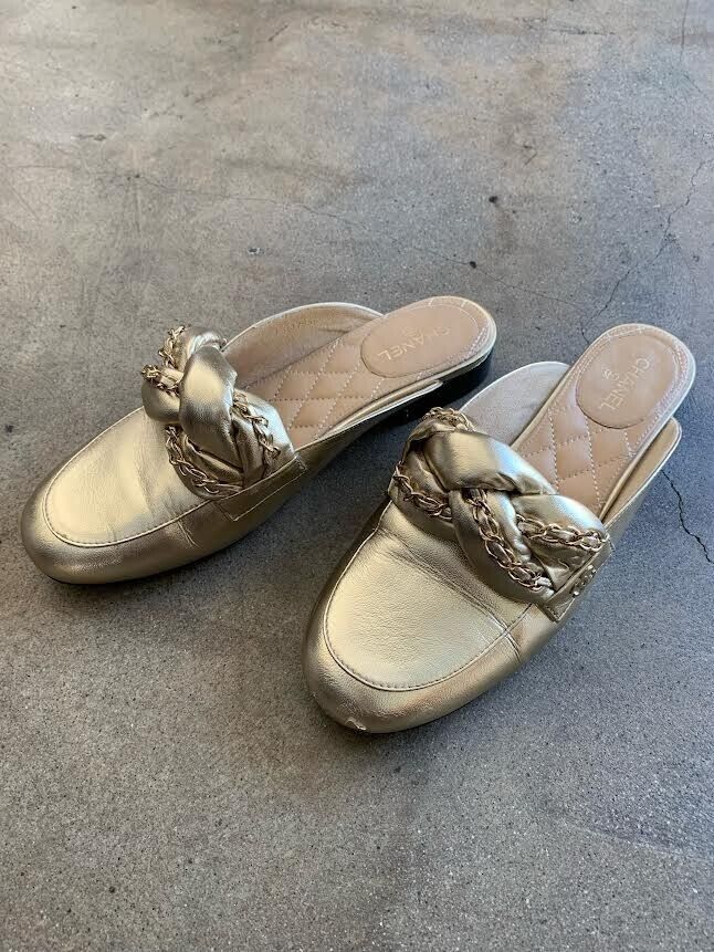 CHANEL Gold Metallic Braided Chain Leather Slide Mule Flat Loafer Sandal 38.5