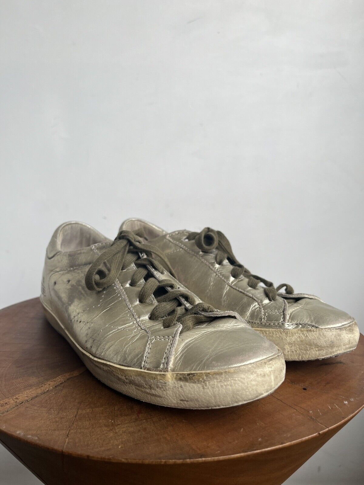 GOLDEN GOOSE Superstar Gold Leather Perforated Star Metallic Low Top Sneaker 39