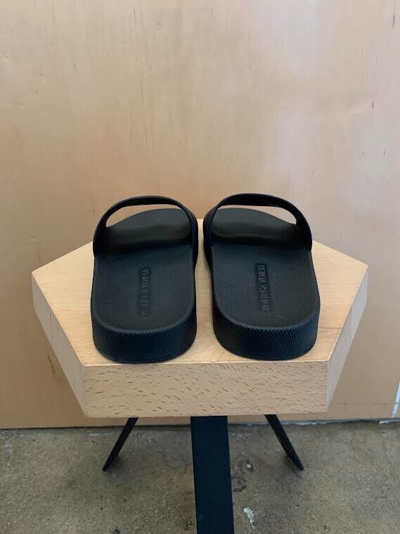 ◆正規品◆BOTTEGA VENETA RUBBER SLIDER BLACK◆関税込◆人気◆ Bottega Veneta Slider Rubber Slides Black 37 – STYLISHTOP