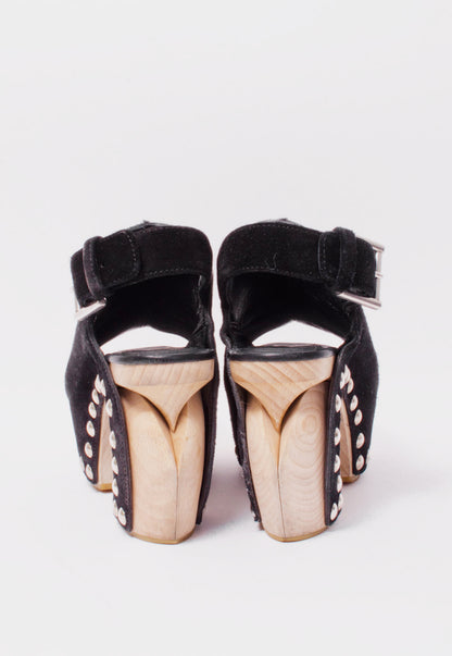 STUDDED CLOGS