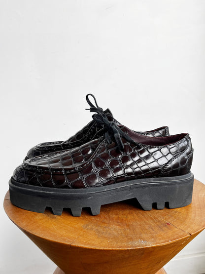 EMBOSSED PLATFORM LOAFER