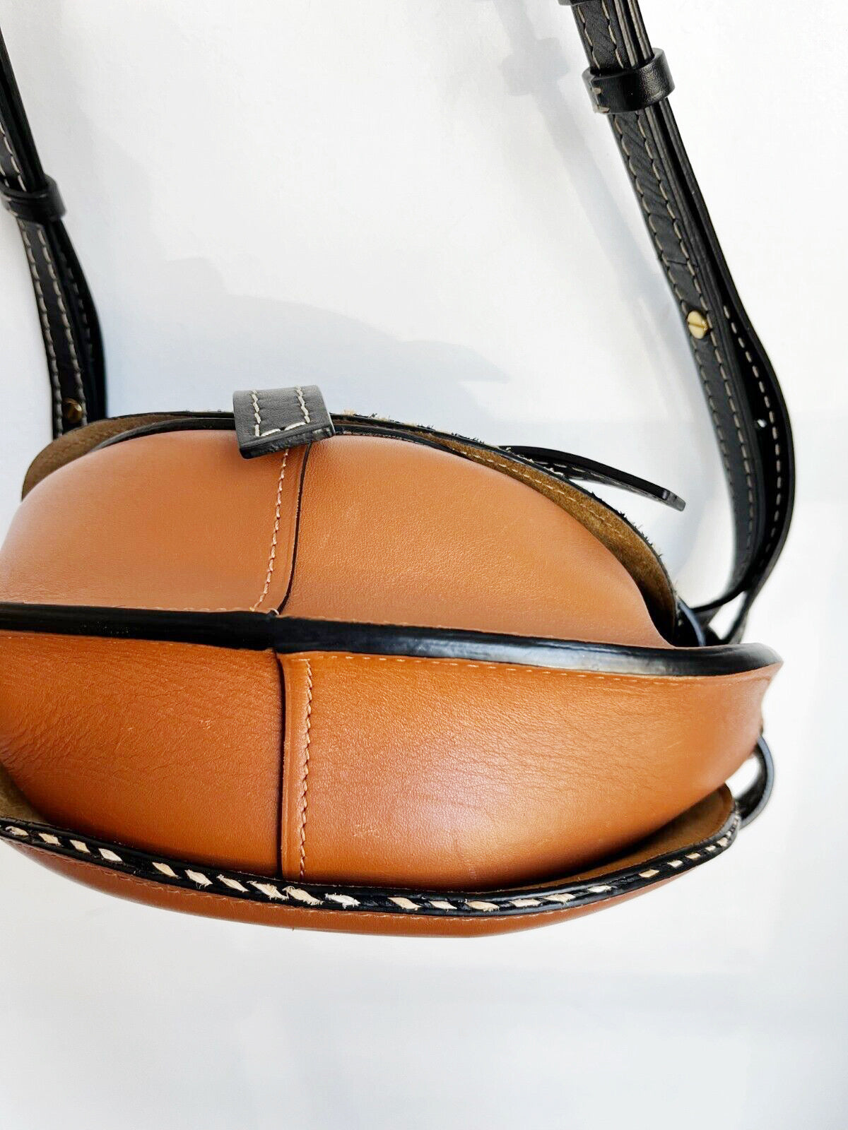 GATE RAFFIA SHOULDER BAG