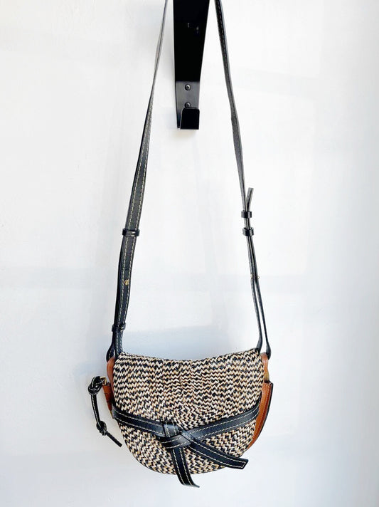 GATE RAFFIA SHOULDER BAG