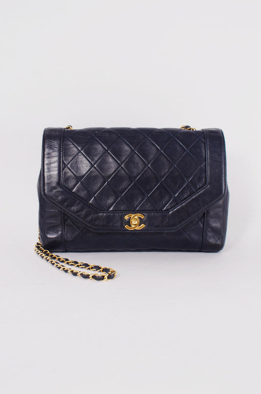 VINTAGE NAVY CHAIN PURSE