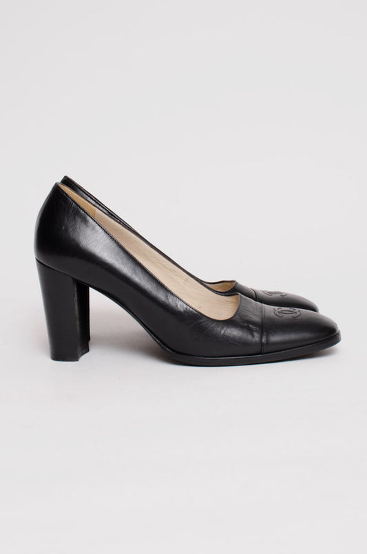 VINTAGE SQUARE TOE PUMPS