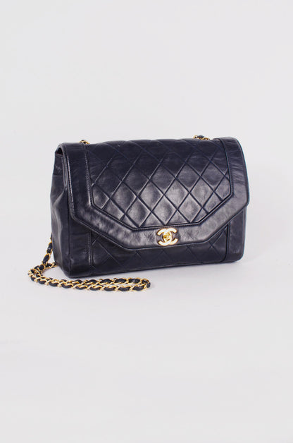 VINTAGE NAVY CHAIN PURSE