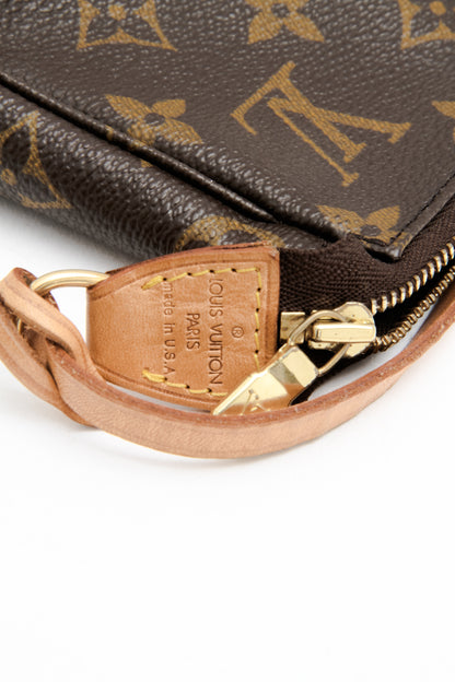 POCHETTE MONOGRAM BAG