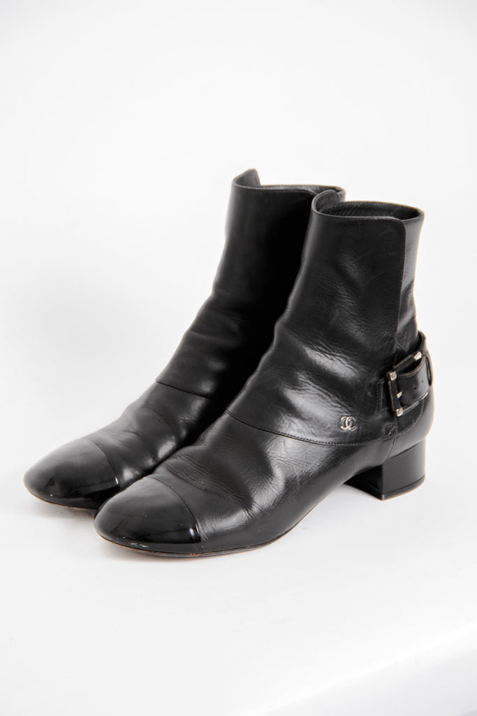 BLACK ANKLE BOOT
