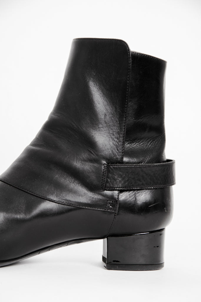 BLACK ANKLE BOOT