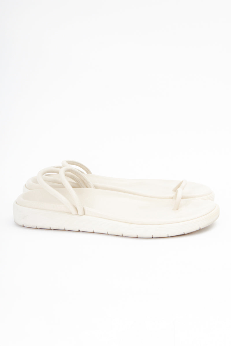 TUBE RING SANDAL