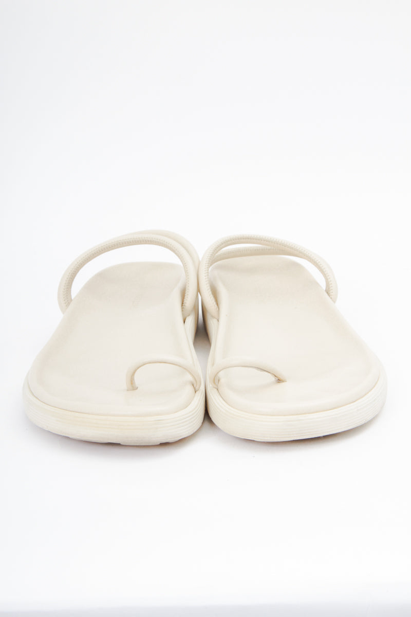 TUBE RING SANDAL