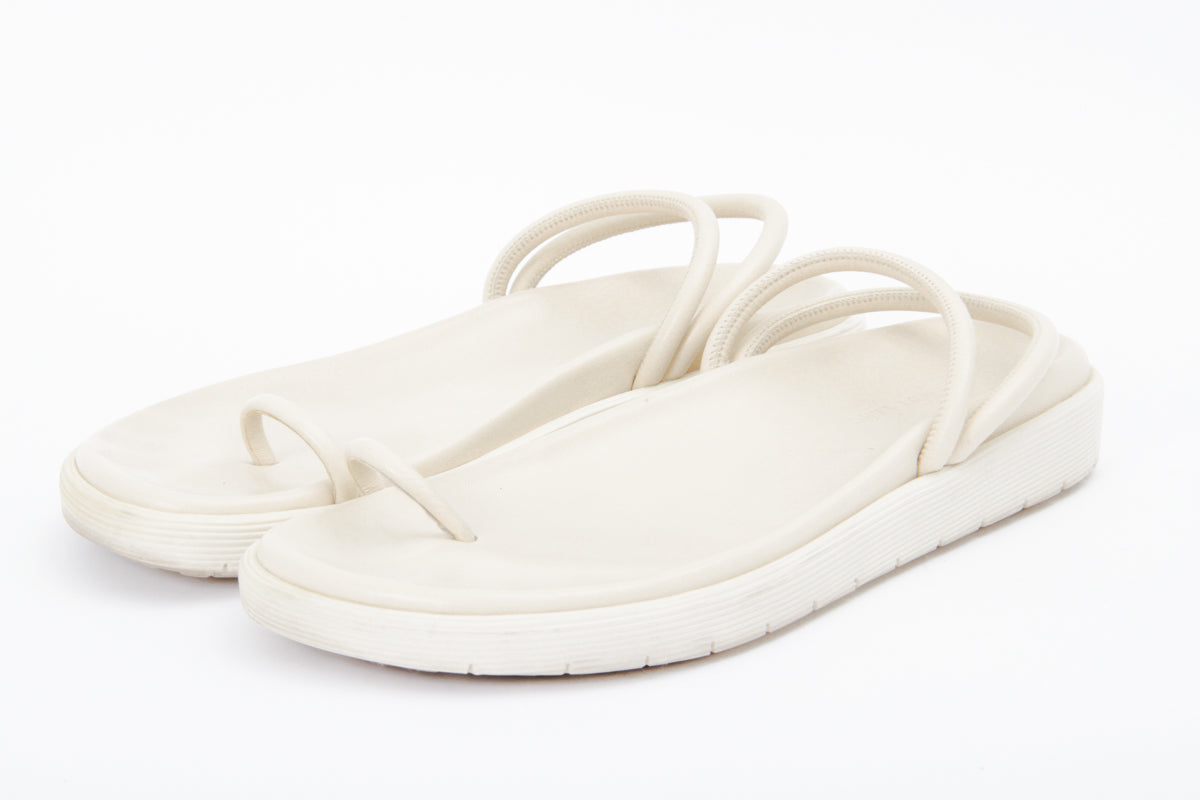 TUBE RING SANDAL