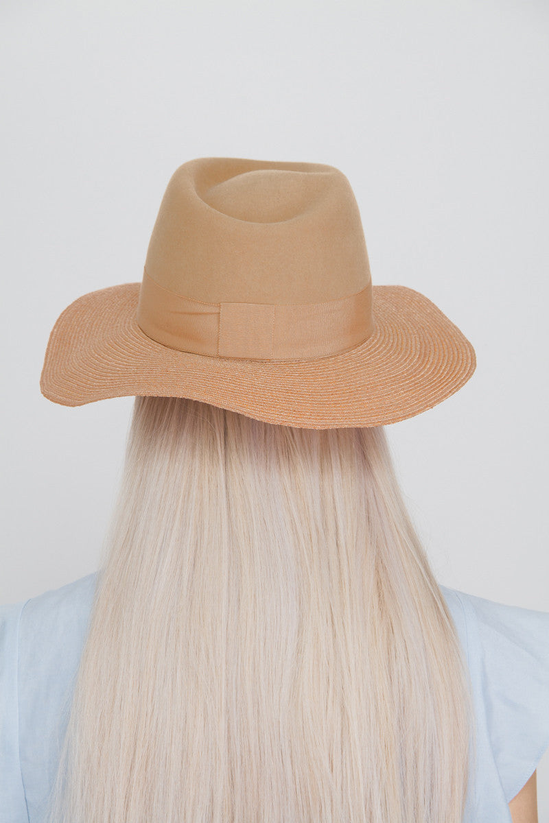 CARLOTTE CAMEL HAT
