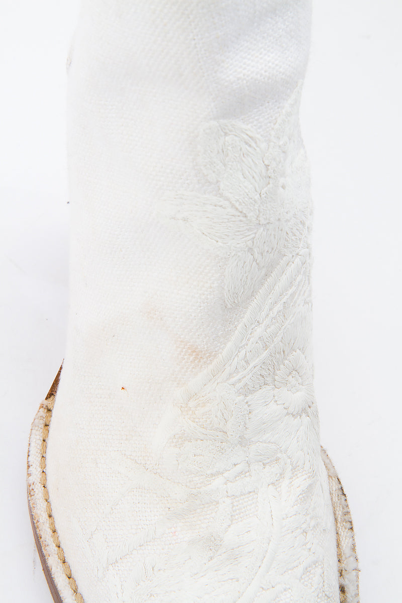 CURVED EMBROIDERED BOOTS