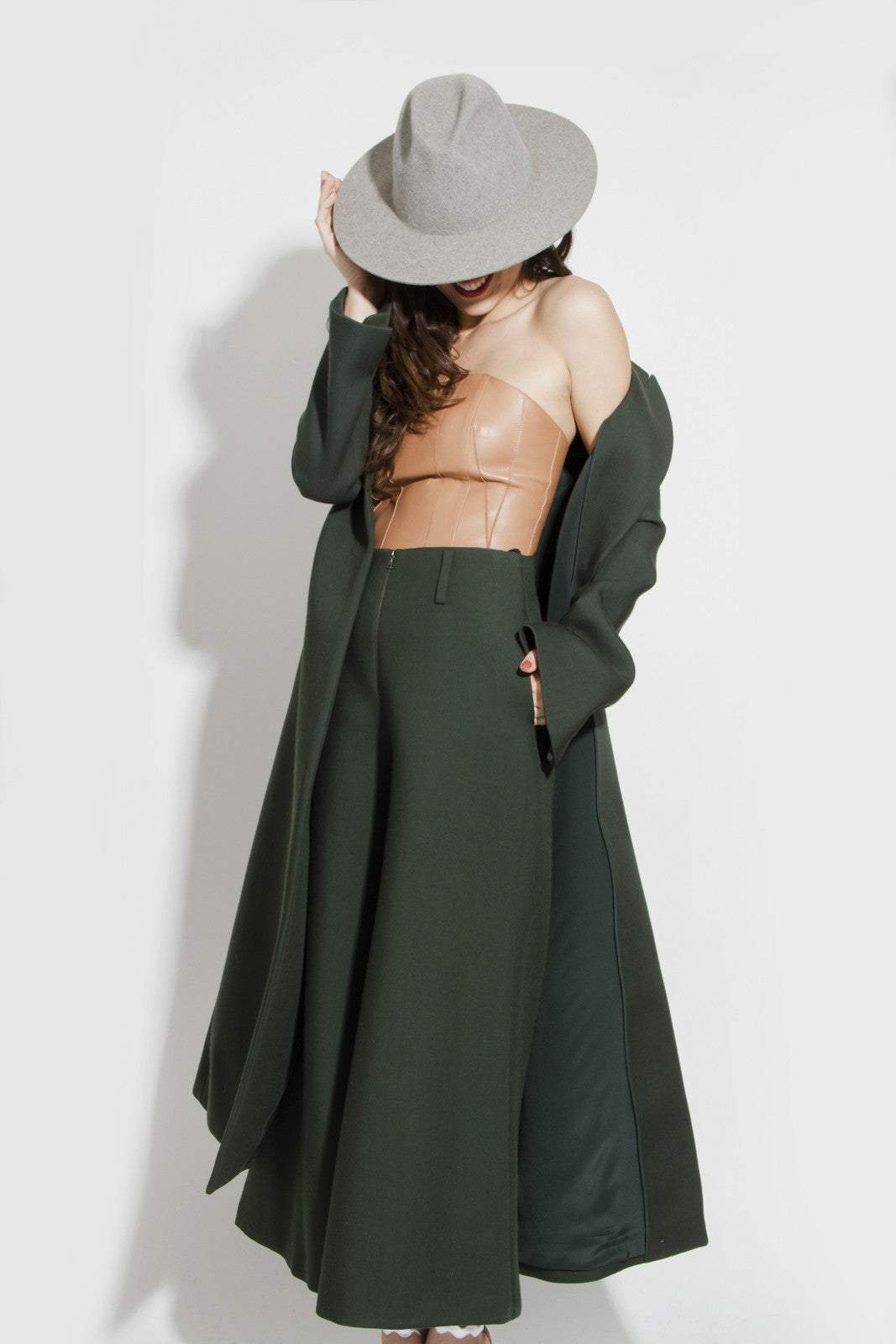 EXAGERRATED WOOL PANTS