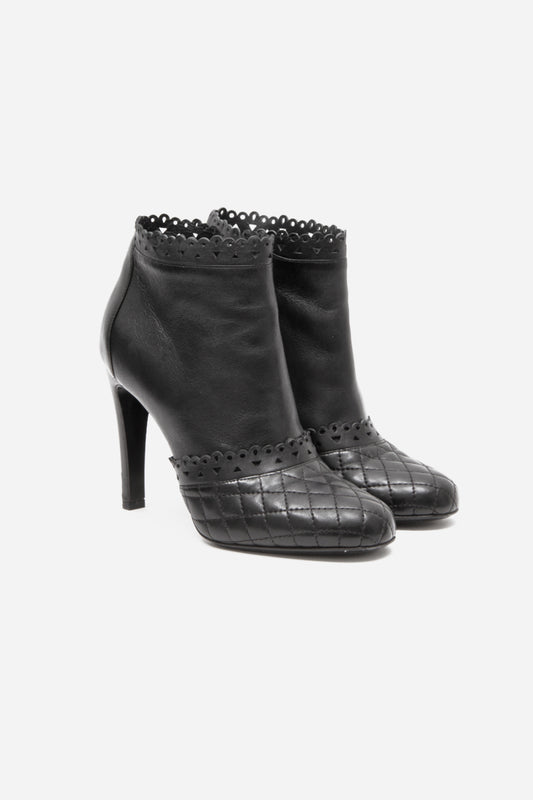 QUILTED ANKLE BOOTIES