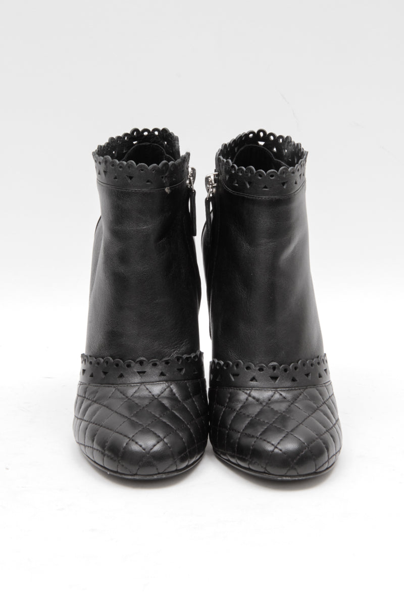 QUILTED ANKLE BOOTIES