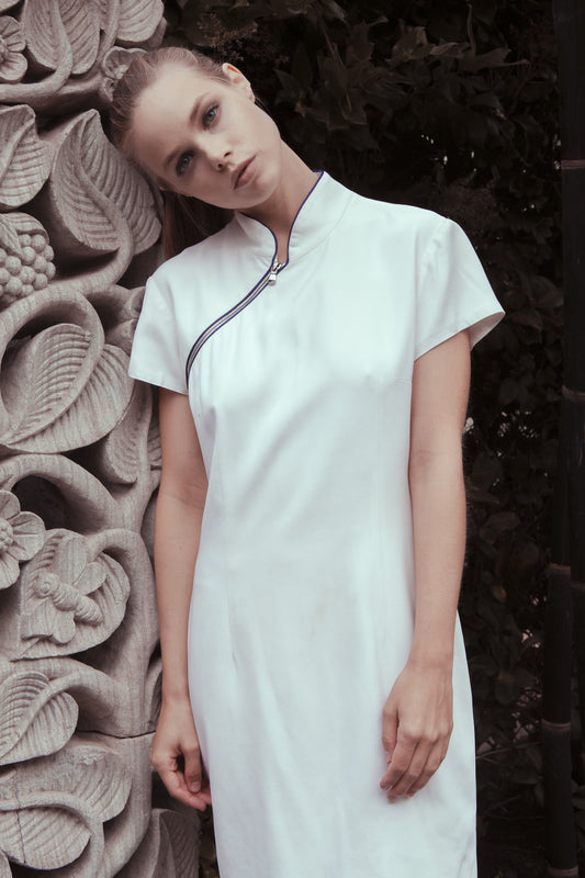 WHITE ZIP MANDARIN COLLAR DRESS