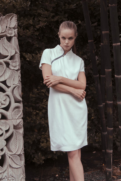 WHITE ZIP MANDARIN COLLAR DRESS