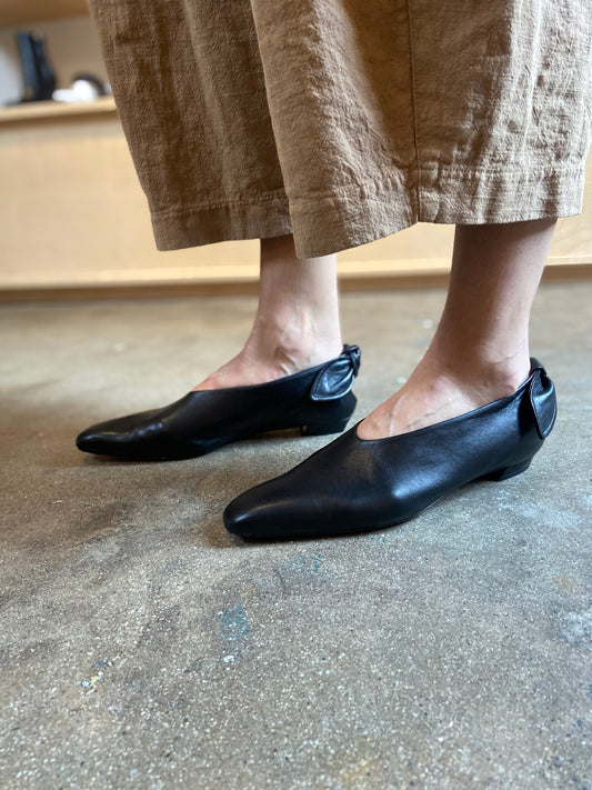 BOW TIE SLINGBACKS WITH TAGS