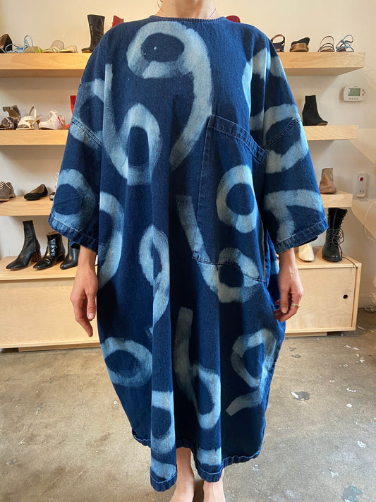 OVERSIZED BLEACHED DRESS