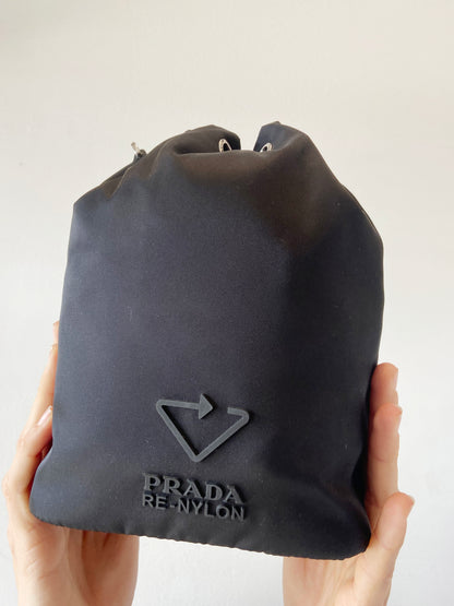 RE-NYLON CONTENITORE MANIGLIA BAG W/ TAGS