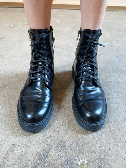PATENT LEATHER COMBAT BOOT