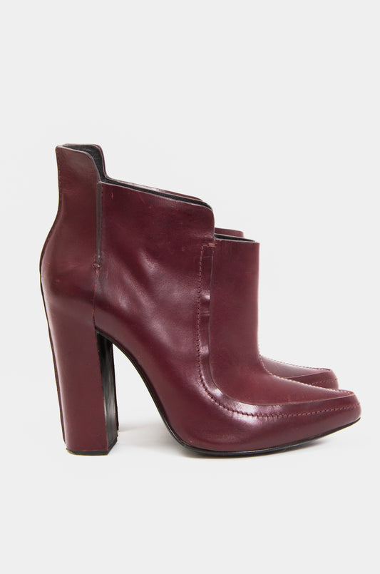 KIM BOOTIES