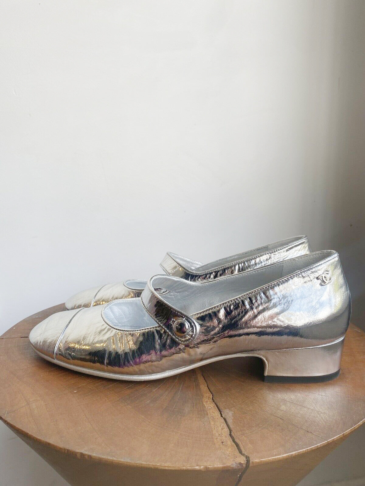 SILVER LAMINATED MARY JANES