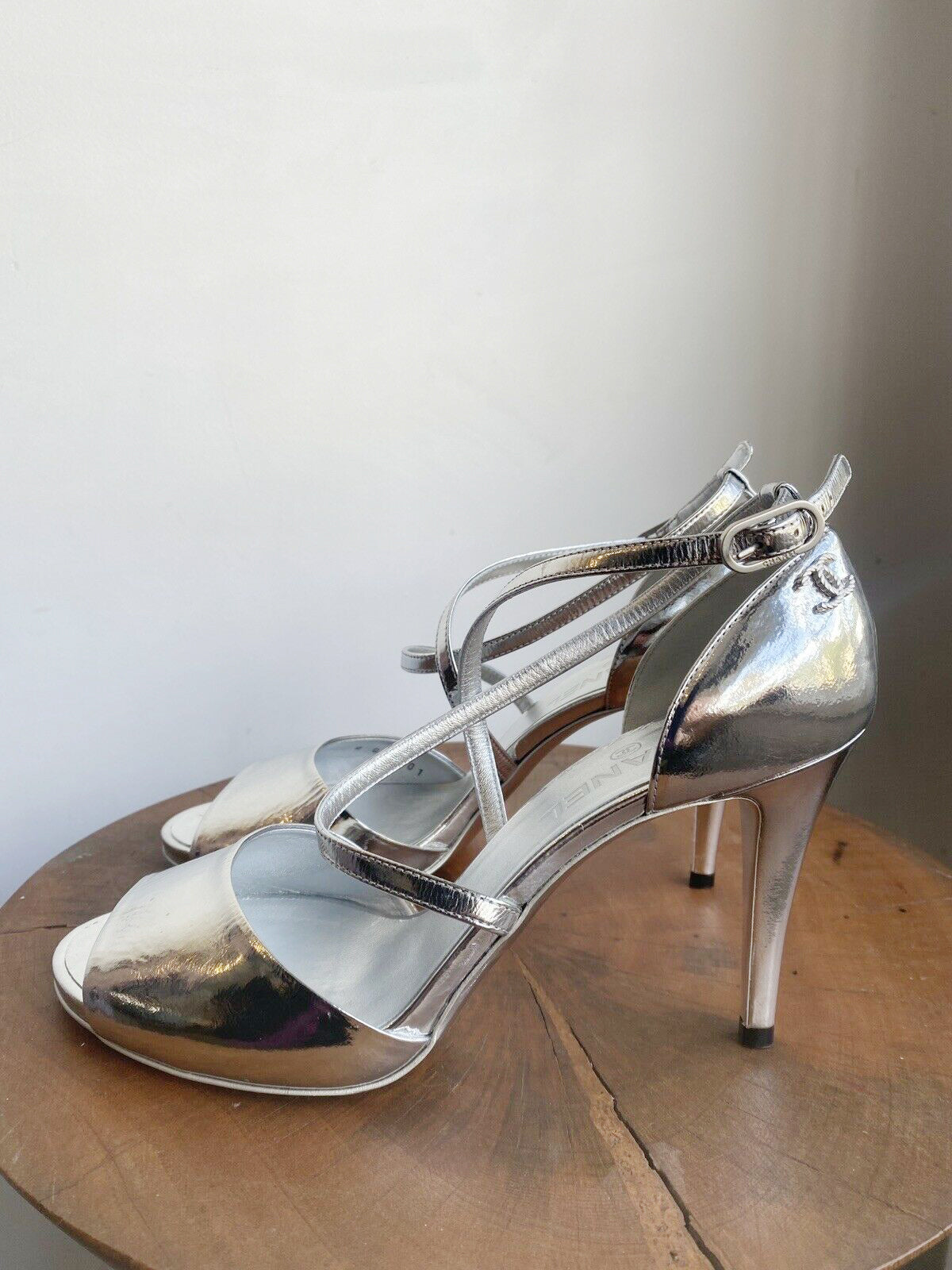 METALLIZED SILVER STRAPPY HEELS