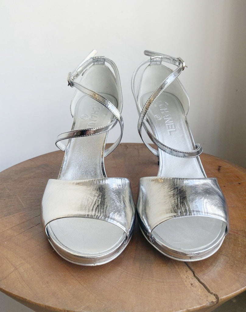 METALLIZED SILVER STRAPPY HEELS