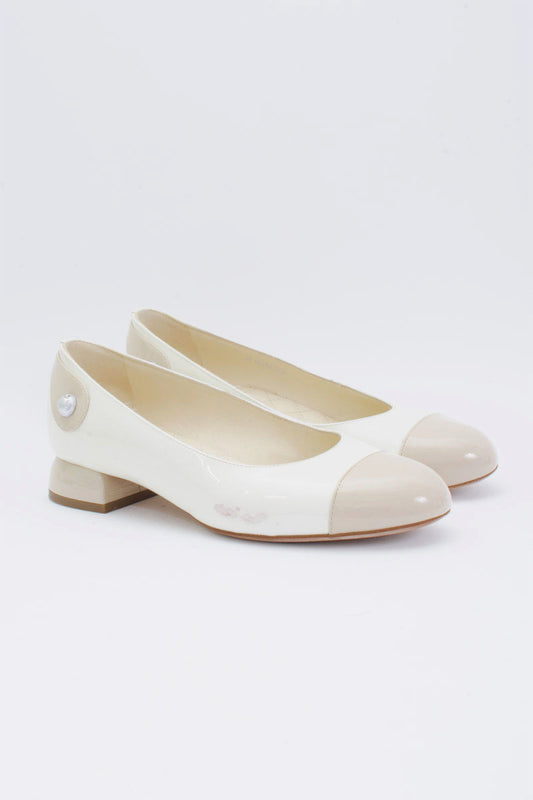 PATENT LEATHER PUMPS