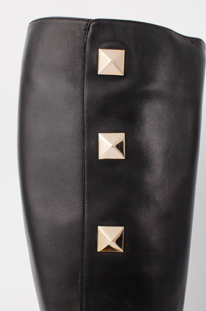 BLACK ROCKSTUD BOOT