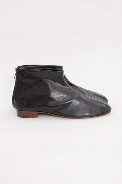 GLOVE BOOTS WITH TAGS