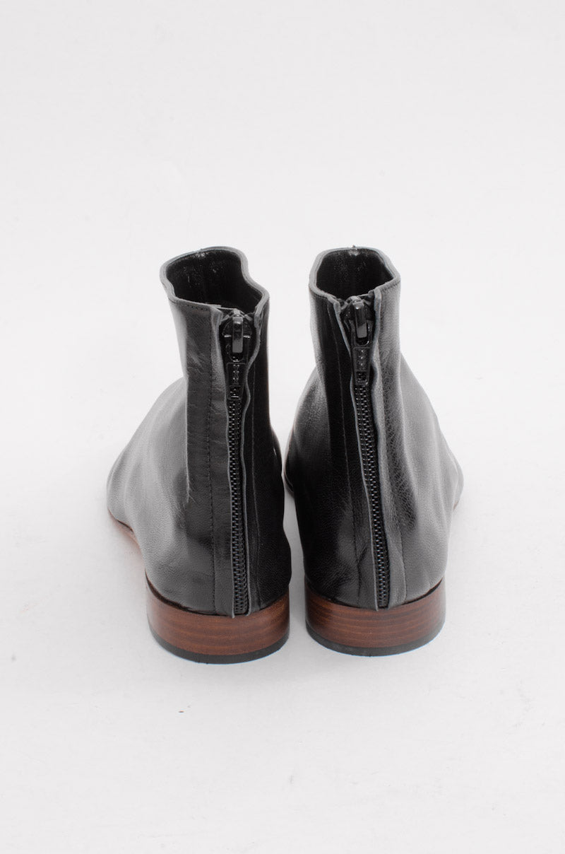 GLOVE BOOTS WITH TAGS