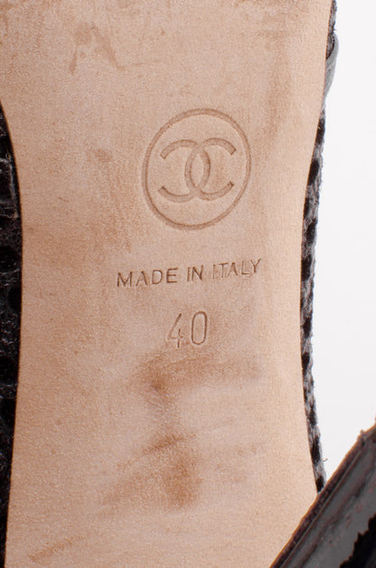 PERFORATED BOOTIES