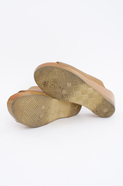 BEIGE PLATFORM SLIDES