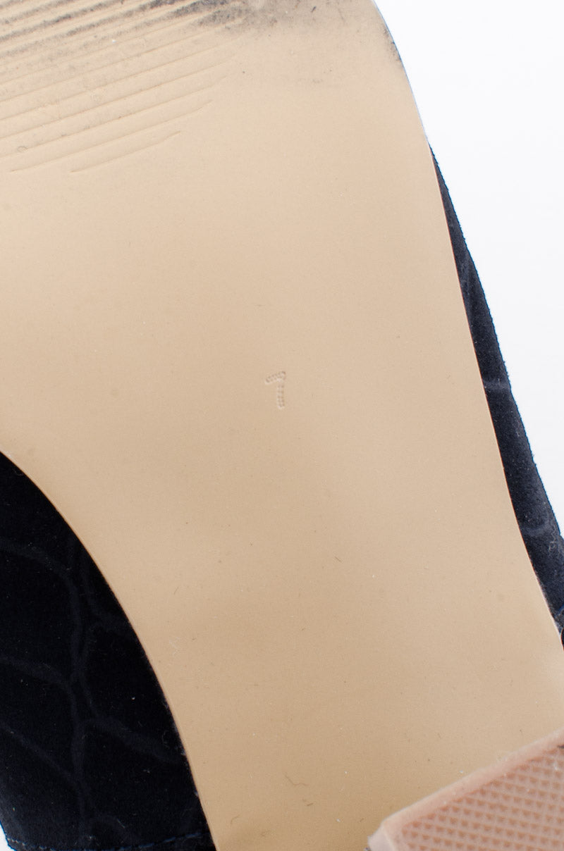 EMBOSSED BOOT