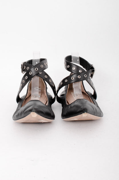 LOVE LATCH FLATS