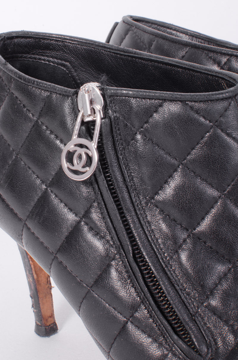QUILTED ANKLE BOOTS