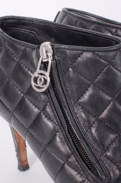 QUILTED ANKLE BOOTS