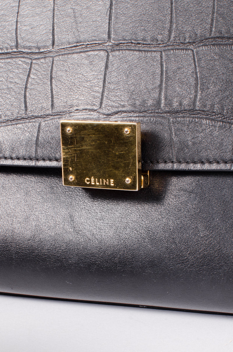 EMBOSSED TRAPEZE BAG