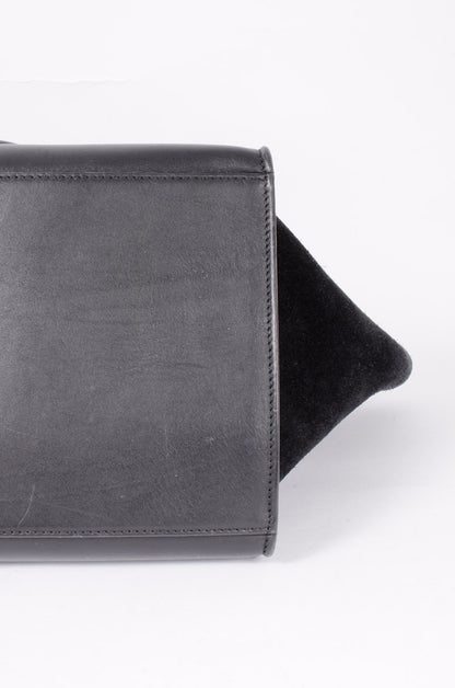 EMBOSSED TRAPEZE BAG