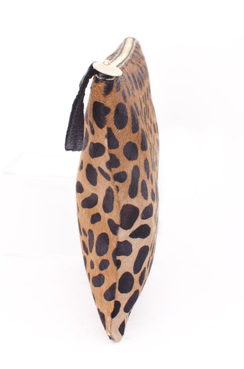 FLAT LEOPARD CLUTCH