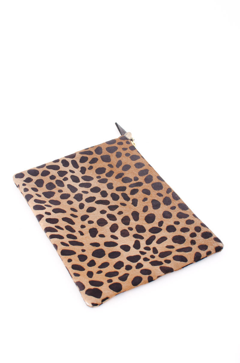 FLAT LEOPARD CLUTCH