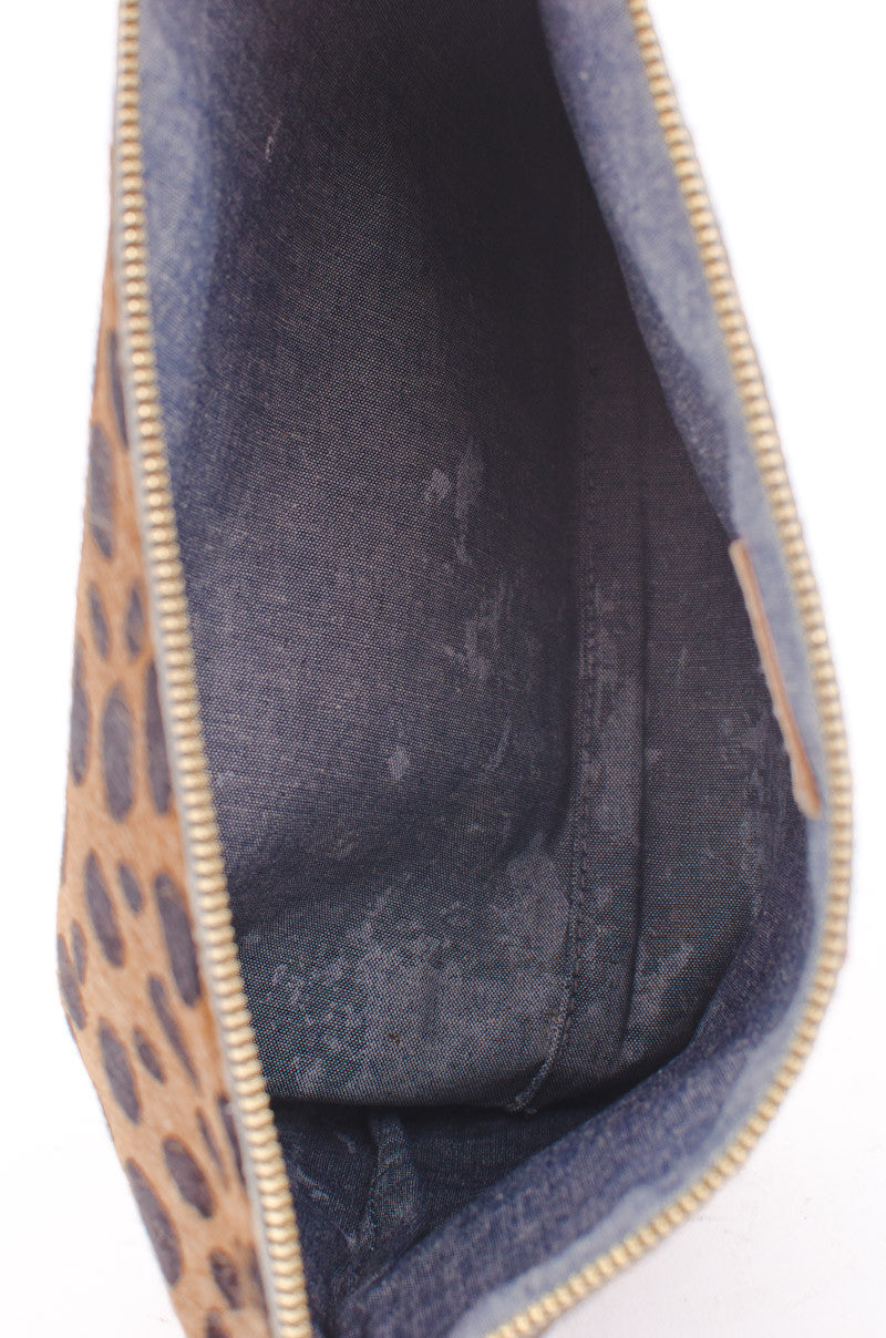 FLAT LEOPARD CLUTCH