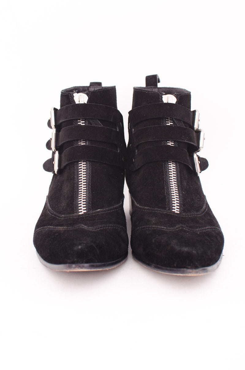 EARLY SUEDE BOOTIES