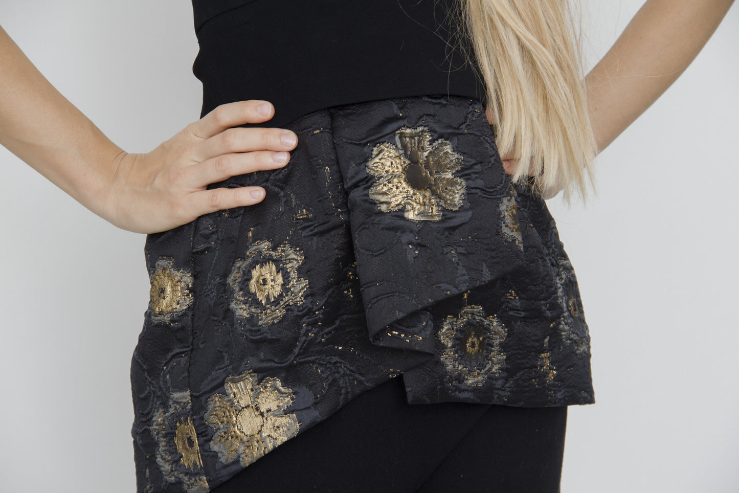 METALLIC BROCADE BLOUSE